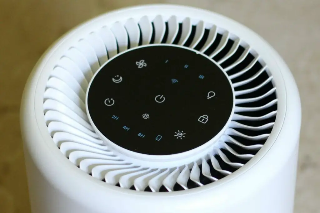 Air purifier for a large room-image of hte top of an air purifier